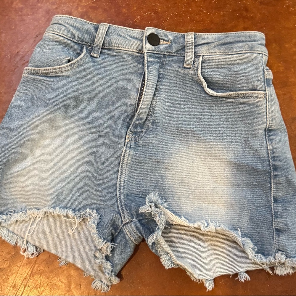Fit Jeans Brand Women's Light Blue Denim Shorts - Picture 2 of 3